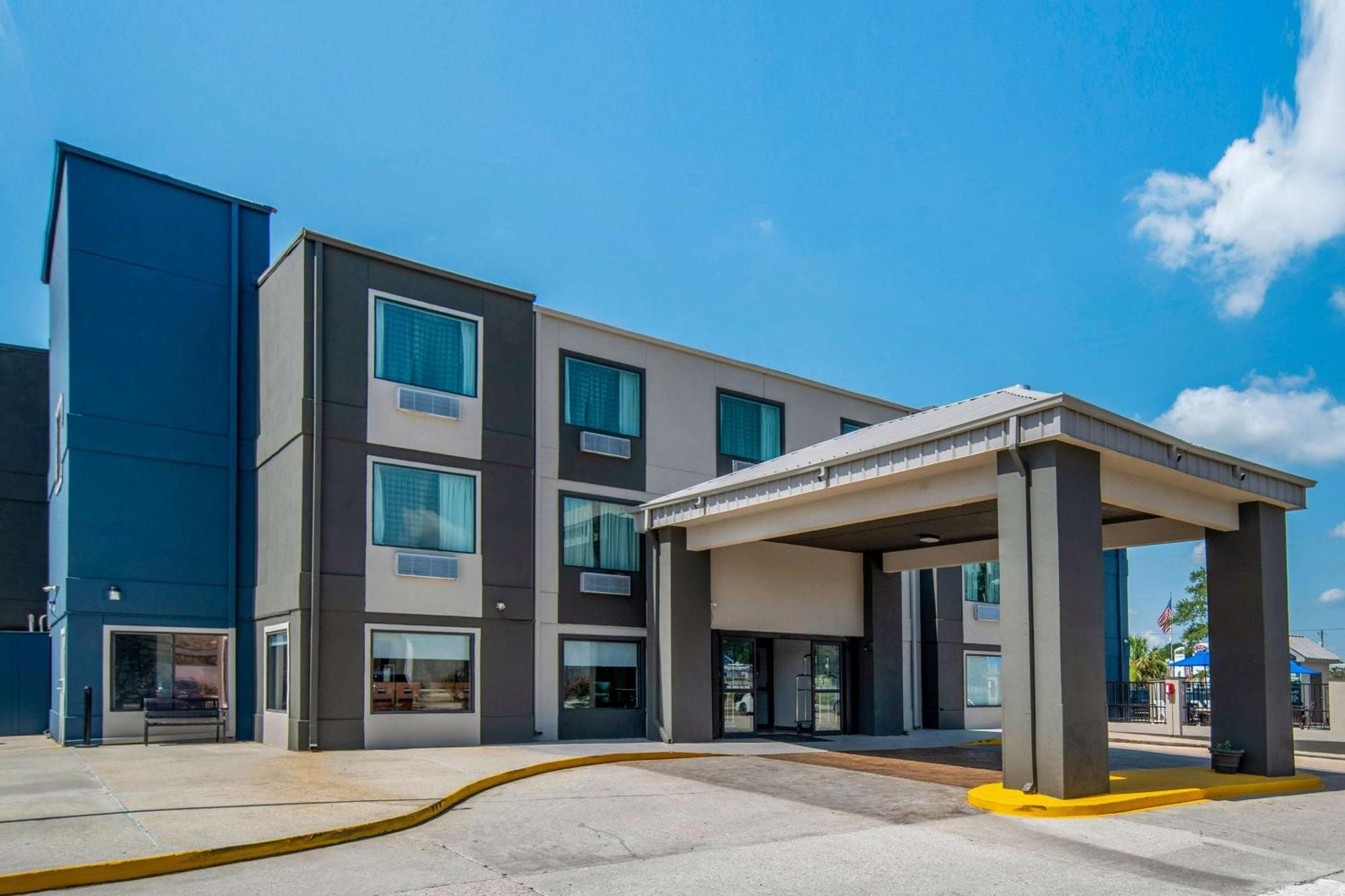 Quality Suites Baton Rouge East - Denham Springs Exterior foto